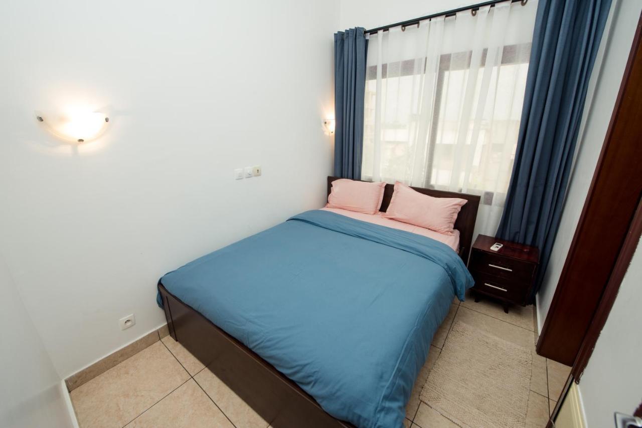 Appartement Charmant Et Lumineux Pointe Noire Esterno foto