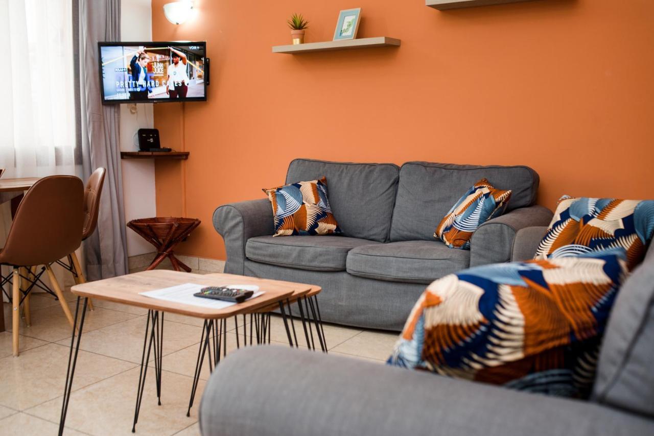 Appartement Charmant Et Lumineux Pointe Noire Esterno foto