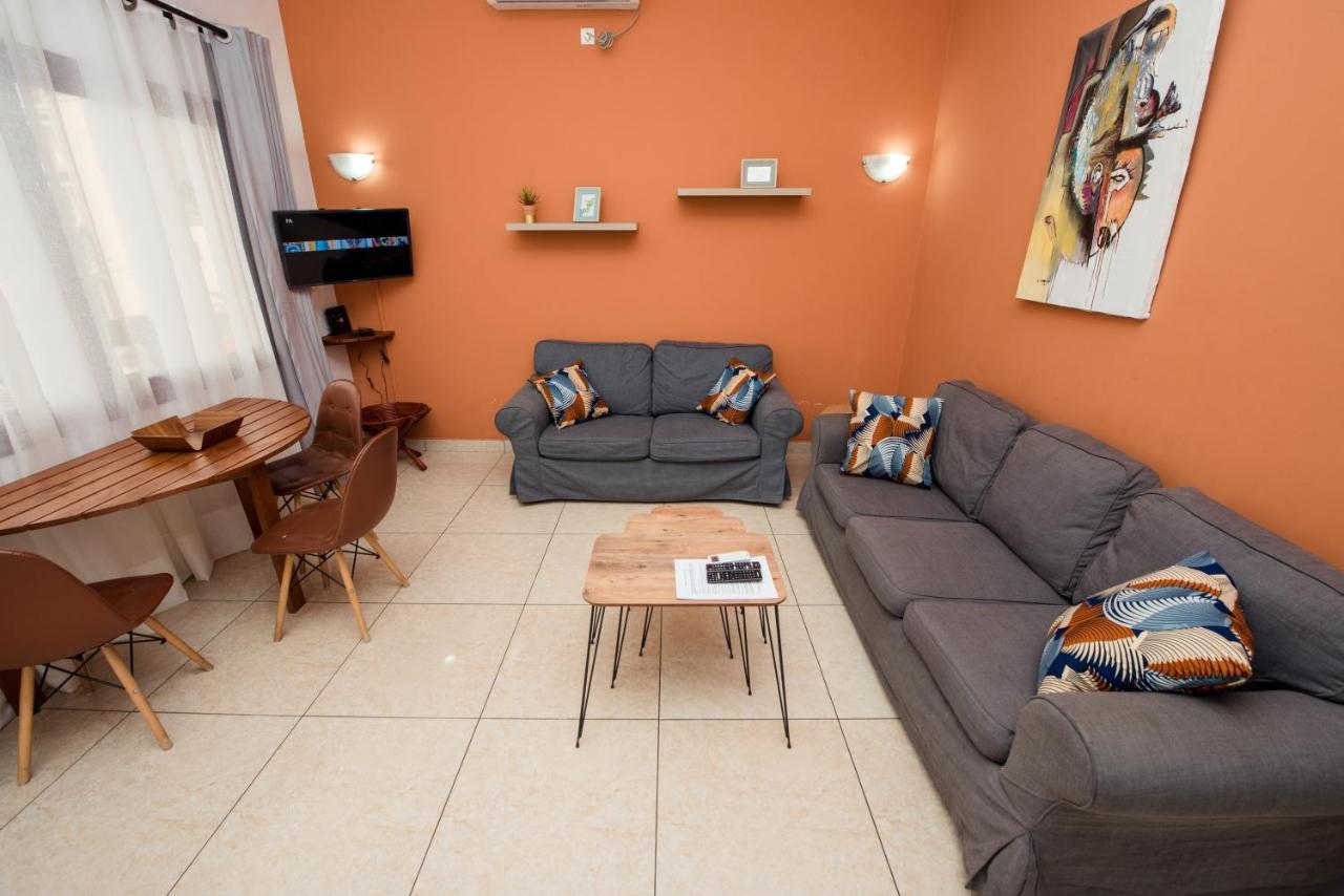 Appartement Charmant Et Lumineux Pointe Noire Esterno foto