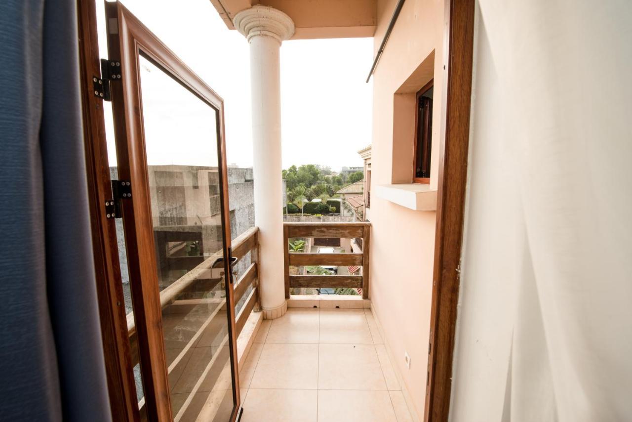 Appartement Charmant Et Lumineux Pointe Noire Esterno foto