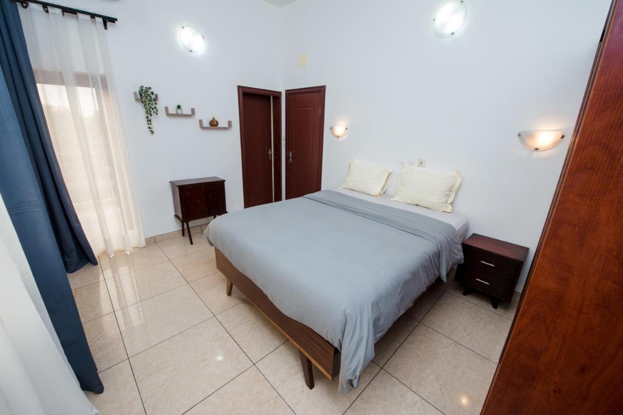 Appartement Charmant Et Lumineux Pointe Noire Esterno foto
