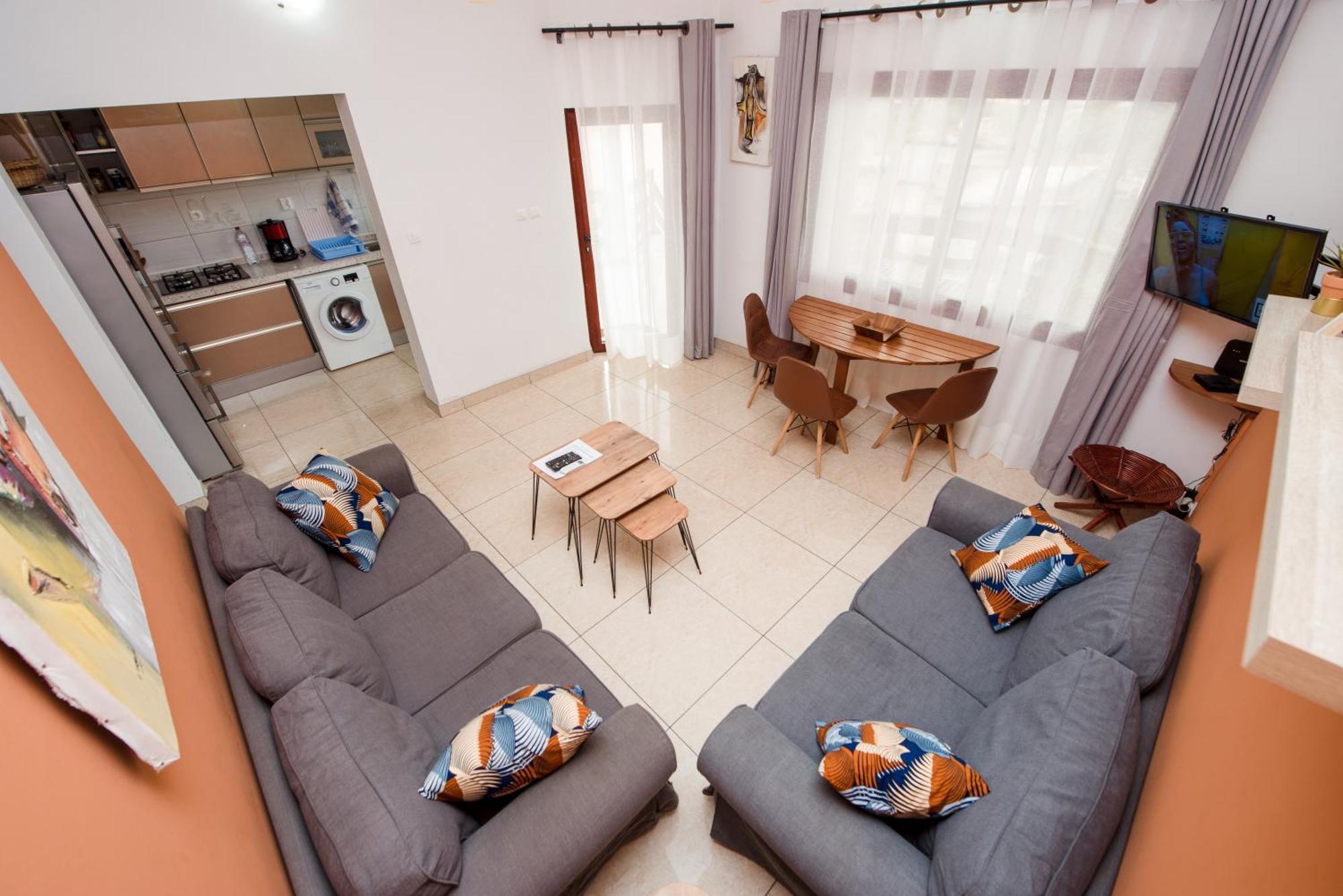Appartement Charmant Et Lumineux Pointe Noire Esterno foto
